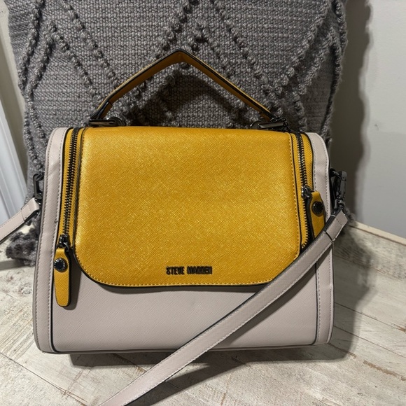 Steve Madden Handbags - ❤️Steve Madden Tammy Shoulder Bag